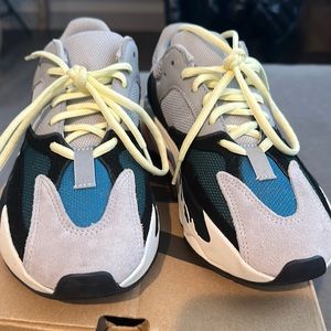 Yeezy boost 700 wave runner